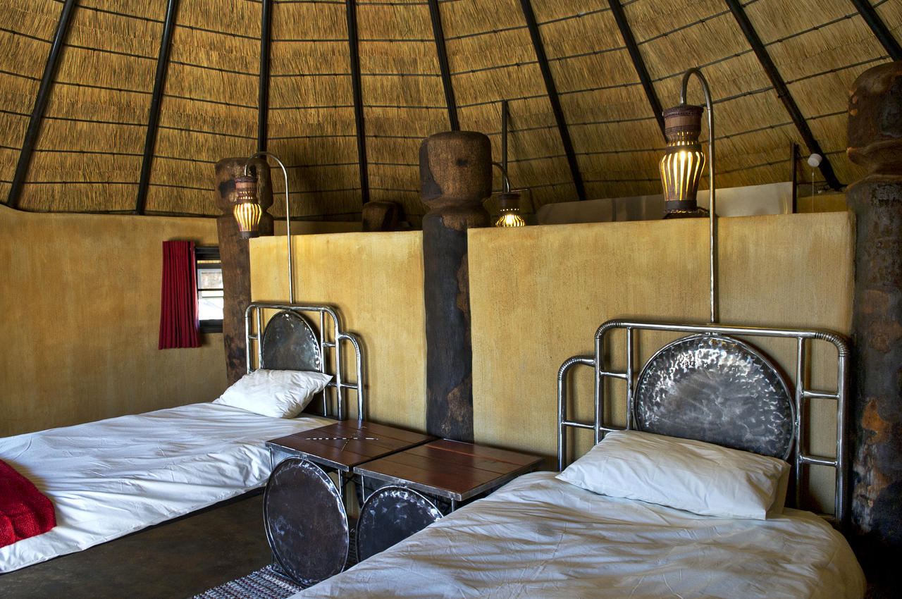 Ongula Village Homestead Lodge Omupumba Exteriör bild