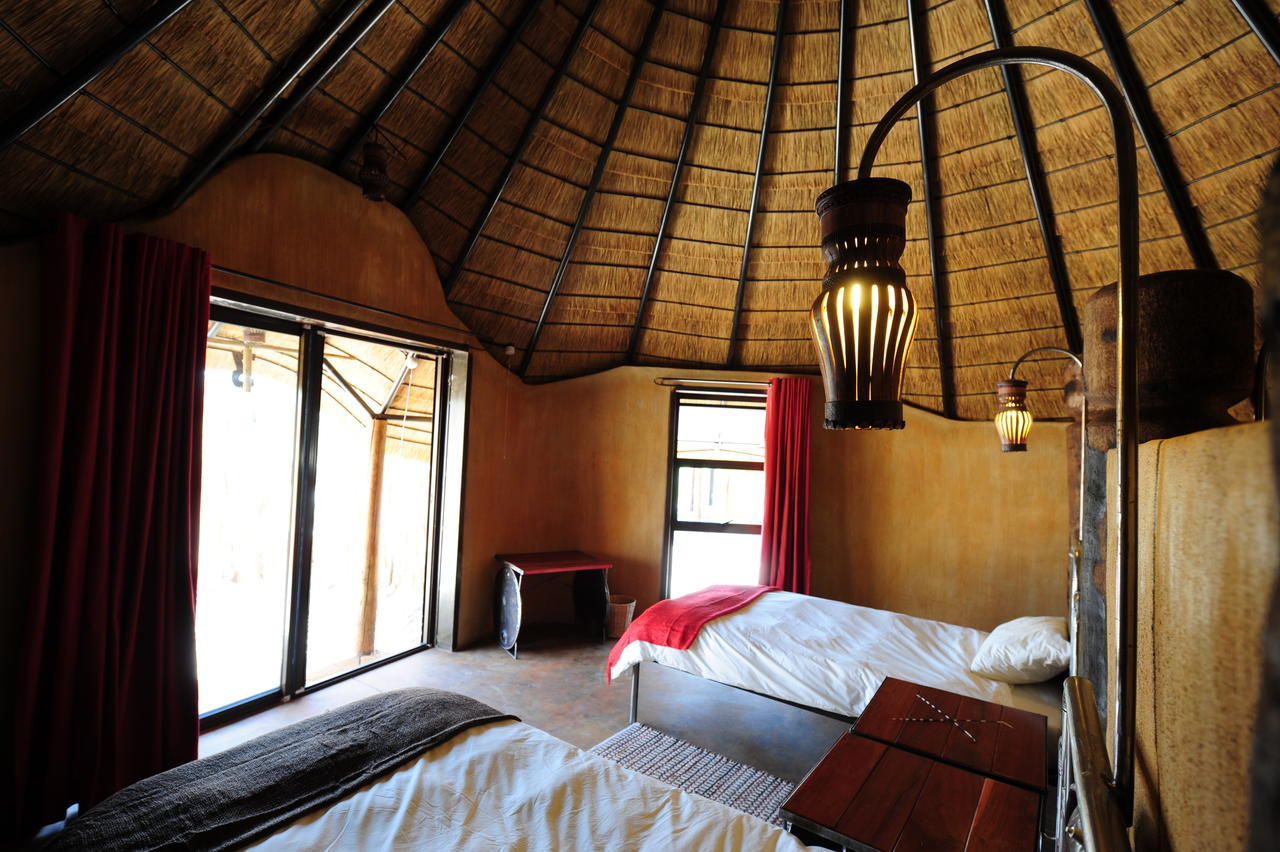 Ongula Village Homestead Lodge Omupumba Rum bild